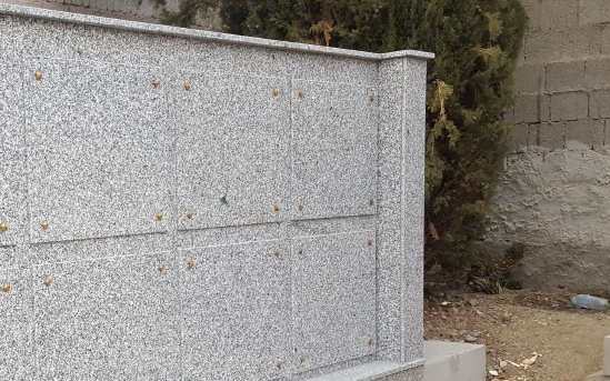 Serial niches covered by granite P.I.L. Gran min