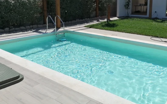 Rivestimento piscina in marmo min