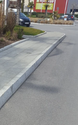 Sardinian Granite sidewalk P.I.L. Gran min