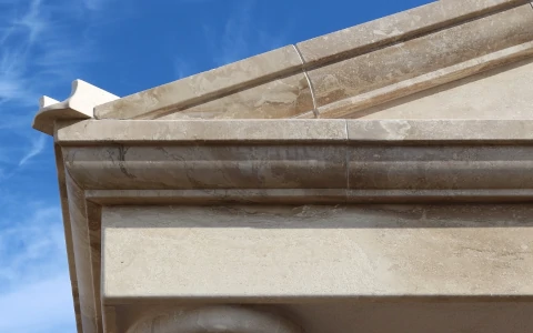 Marble family tomb P.I.L. Gran min