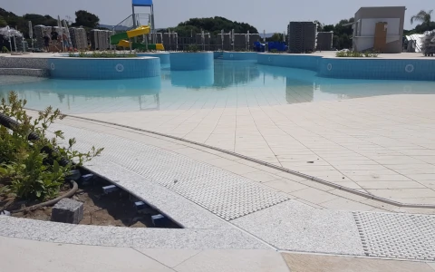 Granite swimming pool cladding P.I.L. Gran min