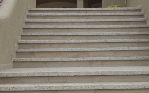 Bushhammered granite stairs P.I.L. Gran min