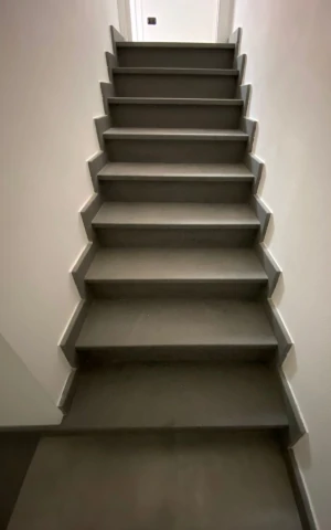 Black marble staircase P.I.L. Gran min