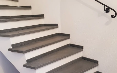 Indoor granite stairs P.I.L. Gran min