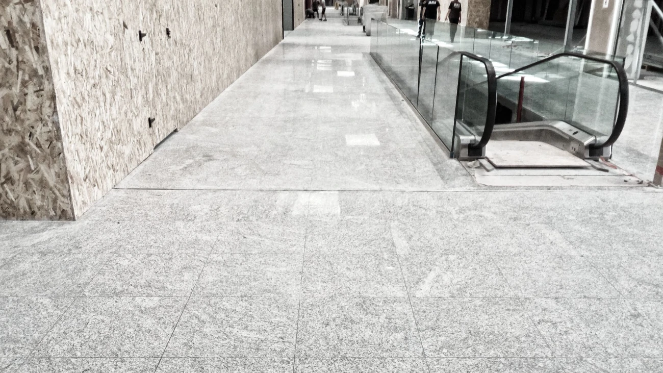 Granite Floor polishing P.I.L. Gran